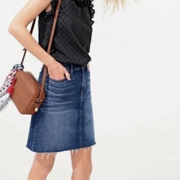 J. Crew A-Line Medium Wash Mini Skirt Denim Cutoff Jean Raw Edge Hem Size 26 - Picture 1 of 10